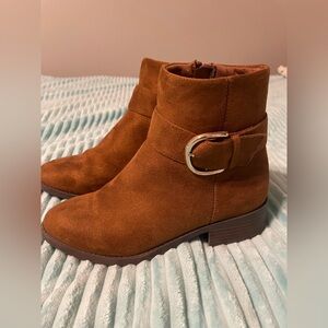 Steve Madden Girls Brown Suede Ankle Boots